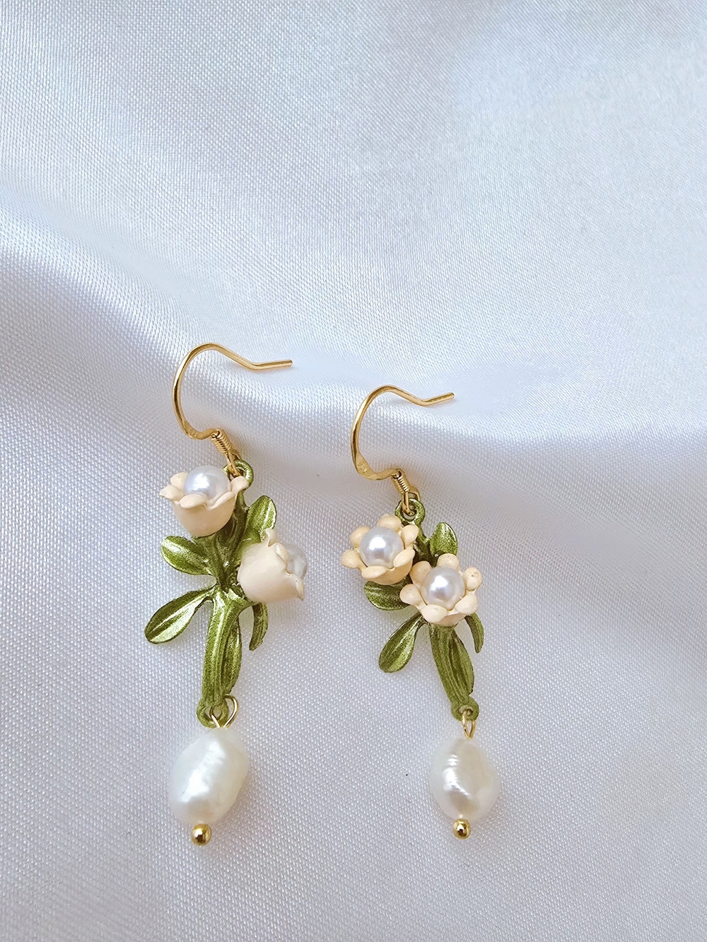 925 Silver Dangle, Delicate Pearl & Green Leaf Floral Drop Earrings - Cream